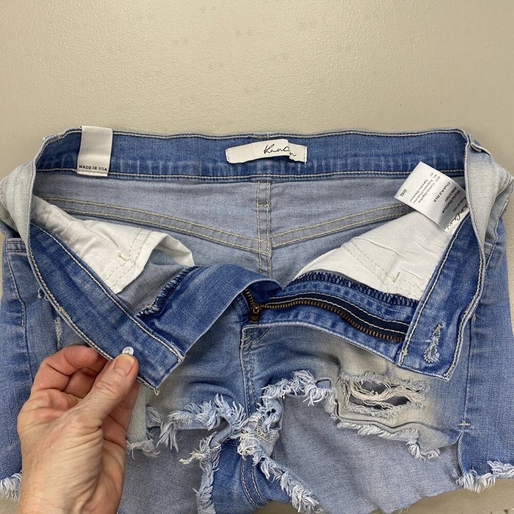 KanCan Shorts Womens 26 Distressed Light Wash Denim Mid Rise Frayed Cutoff 26x2 - Picture 4 of 12